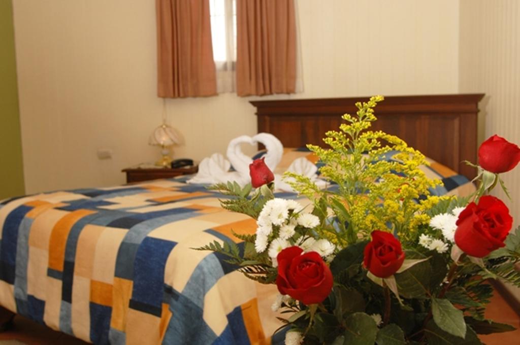 Hotel Las Brumas كرتاغو الغرفة الصورة
